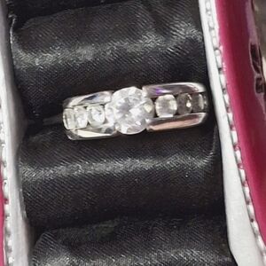 Sterling Silver And CZ Women's Band Ring Sz 6